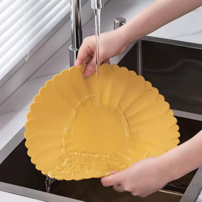 Heat-Resistant Silicone Trivet Mats, Non-Slip Hot Plate Holder for Kitchen Countertops & Dining Table, Reusable Pot Holder Pad with Secure Grip, Dishwasher Safe (Yellow, Diameter: 18cm/7.09")