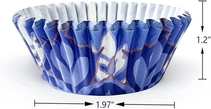 qiqee Christmas Standard Cupcake Liners Cupcake Cups 300-Count Food Grade Gradient Design Cupcake Papers Baking Cups Cupcake Wrappers for Christmas(Standard Size)
