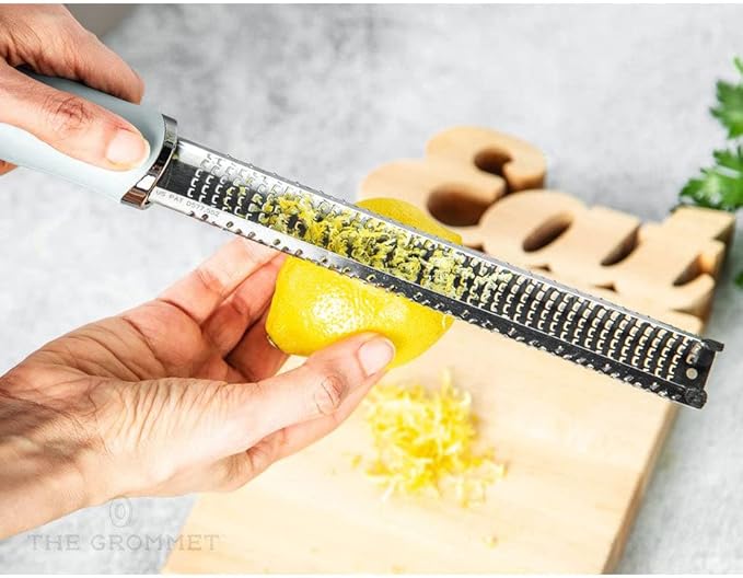 Microplane Premium Classic Citrus Zester and Parmesan Cheese Grater (Purist Blue)