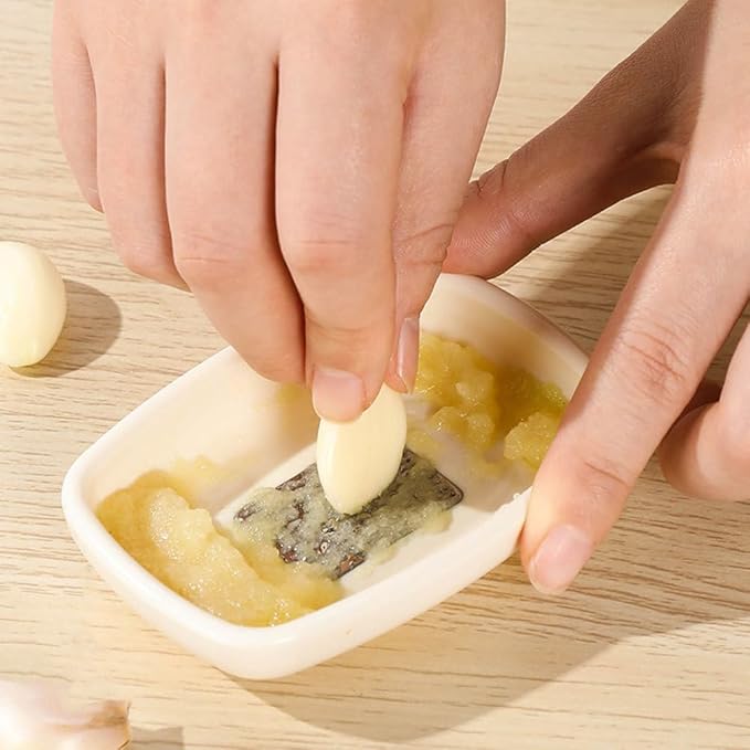 Stainless Steel Ginger Garlic Grater Handheld Kitchen Tool for Easy Mincing and Grating of Ginger Garlic Fruits and Vegetables