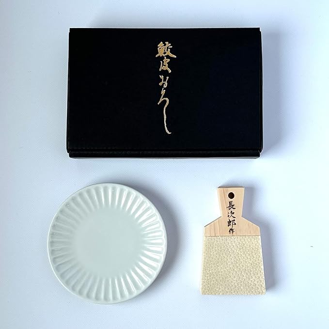 Japanese Traditional Grater for Wasabi and Ginger with Minoyaki Plate Made in Japan (with Minoyaki small plate, white plate & Grater small size)