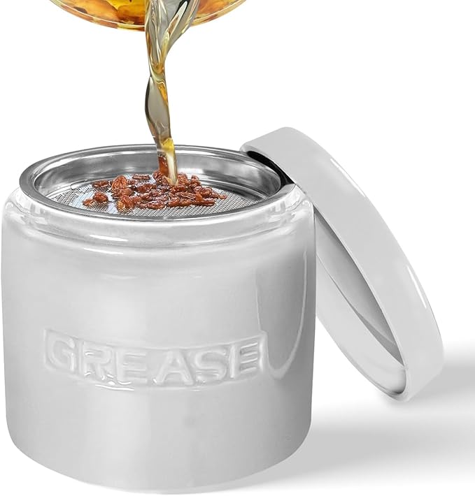 Bacon Grease Saver with Strainer - Ceramic Grease Container 1L Storage Canister | Holds Bacon Fat Drippings | Oil Keeper for Kitchen Counter Storage