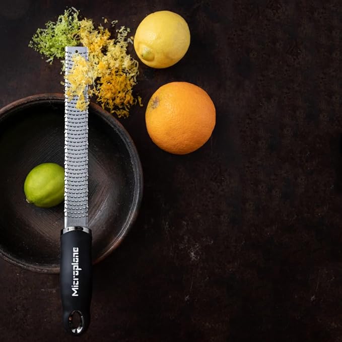 Microplane Premium Classic Series Zester 18/8, Black - Lemon Zester & Cheese Grater & Vegetable Grater - Citrus, Parmesan Cheese, Garlic, Ginger, Nutmeg, Chocolate - Stainless Steel Grater