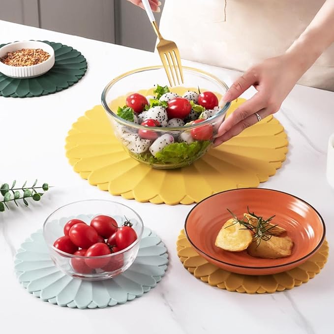 Heat-Resistant Silicone Trivet Mats, Non-Slip Hot Plate Holder for Kitchen Countertops & Dining Table, Reusable Pot Holder Pad with Secure Grip, Dishwasher Safe (Yellow, Diameter: 30cm/11.81")