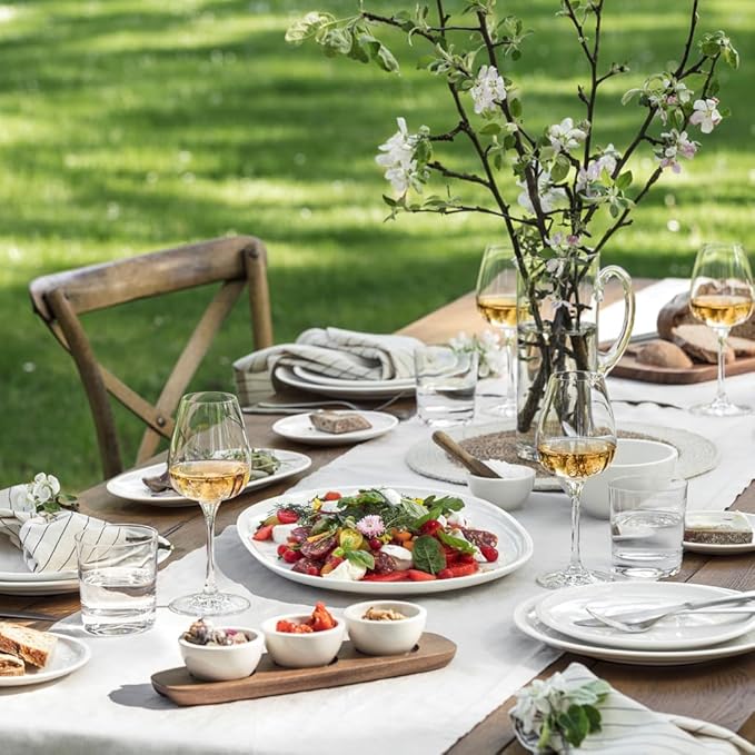 Villeroy & Boch Artesano Original 16-Piece Dinnerware Set, Service for 4, Dinner and Salad Plates, Pasta and Rice Bowls, Premium Porcelain, Made in Germany, Microwave and Dishwasher Safe, Creamy White