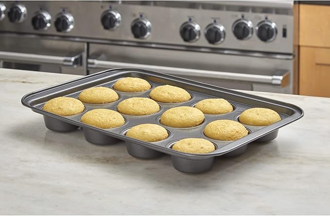 Nifty Solutions Cake Pan & Muffin Pan with Lid, 2 Piece Baking Pans Set - 9 x 13 Cake Pan & 12-Cup Muffin Pan, Non-Stick Pans, Kitchen Bakeware, Dishwasher Safe