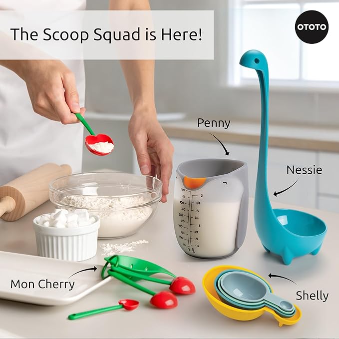 OTOTO Penny Penguin Silicone Measuring Cups for Cooking - 500ml 2 Cup Cute Measuring Cups for Baking, BPA-Free, Microwave Safe, Penguin Gifts, Cute Kitchen Accessories, Funny White Elephant Gifts