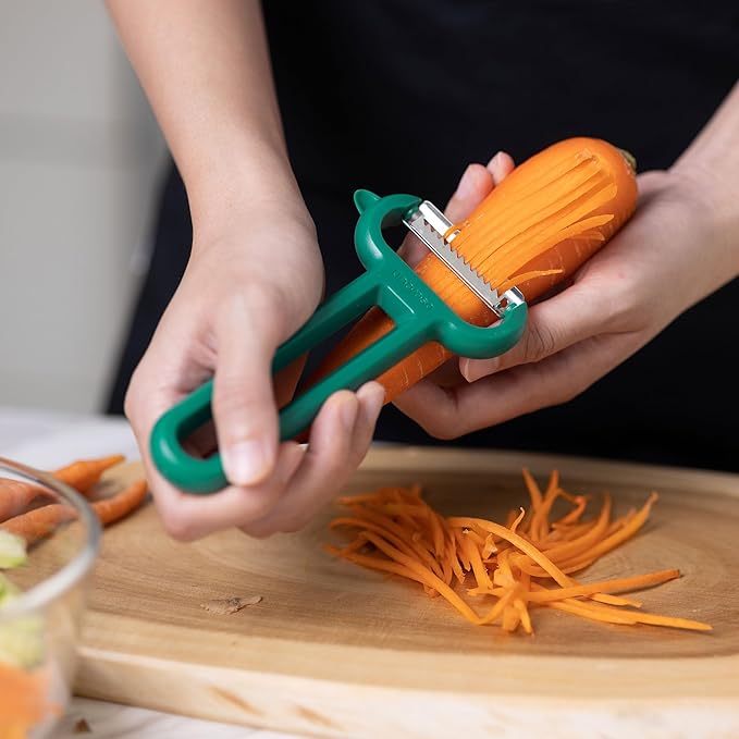 Linoroso 3-Piece Vegetable Peeler Set - Straight, Serrated & Julienne Y-Peeler, Dishwasher Safe, Ideal for Veggies & Fruits, Green