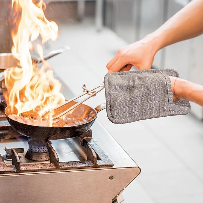 Pot Holders Yarn-Dyed Set of 3 Non Slip Silicone Kitchen Lines Heat Resistant 500℉ Kitchen Gloves BBQ Cooking Baking Cooking Barbecue Microwave Machine Washable (Khaki Pot Holders)