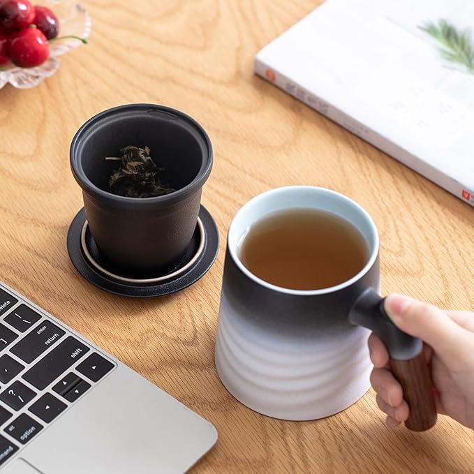 ZENS Tea Cup with Infuser and Lid, Wood Handle Loose Steeper Mug, 12 Ounces Matte Gradient Embossed Ceramic Stainer Mug for Tea Gifts, Black & White