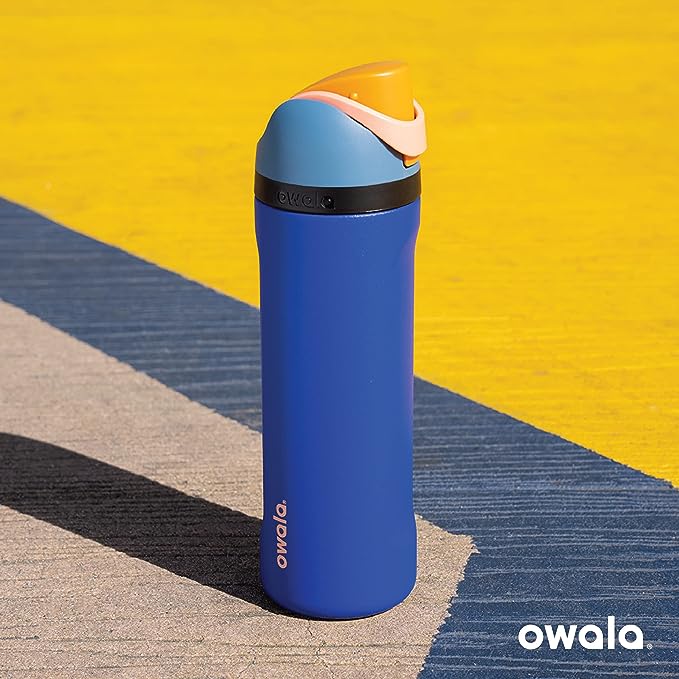 Owala FreeSip Insulated Stainless Steel Water Bottle with Straw, BPA-Free Sports Water Bottle, Great for Travel, 32 Oz, Very, Very Dark