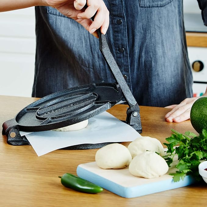 Uno Casa Cast Iron Tortilla Press 8 Inch - Bundle of Skillet for Roti / Comal Pan, Tawa / Dosa Pan Pataconera, Comales para Tortillas