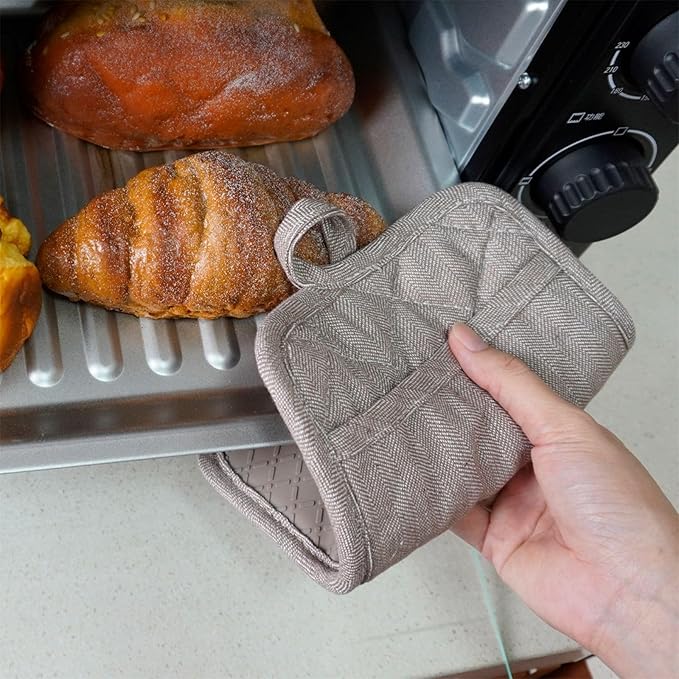 Pot Holders Yarn-Dyed Set of 3 Non Slip Silicone Kitchen Lines Heat Resistant 500℉ Kitchen Gloves BBQ Cooking Baking Cooking Barbecue Microwave Machine Washable (Khaki Pot Holders)