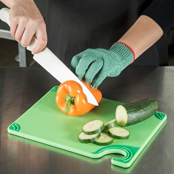 San Jamar Saf-T-Grip Plastic Cutting Board with Safety Hook, 9" x 12" x 0.375", Green