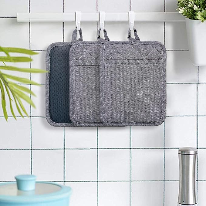 Pot Holders Yarn-Dyed Set of 3 Non Slip Silicone Kitchen Lines Heat Resistant 500℉ Kitchen Gloves BBQ Cooking Baking Women Men Cooking Barbecue Microwave Machine Washable (Gray Potholders)
