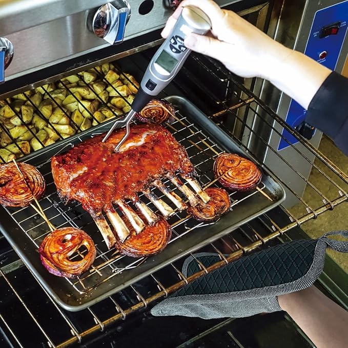 Pot Holders Yarn-Dyed Set of 3 Non Slip Silicone Kitchen Lines Heat Resistant 500℉ Kitchen Gloves BBQ Cooking Baking Women Men Cooking Barbecue Microwave Machine Washable (Gray Potholders)