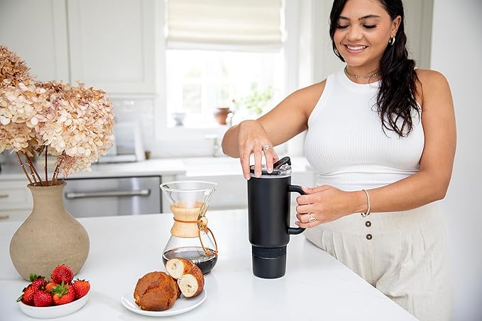 Ello Port 40oz Tumbler with Carry Loop & Integrated Handle, Vacuum Insulated Stainless Steel Reusable Water Bottle, Travel Mug with Leak Proof Lid and Straw, Perfect for Iced Coffee and Tea, Black