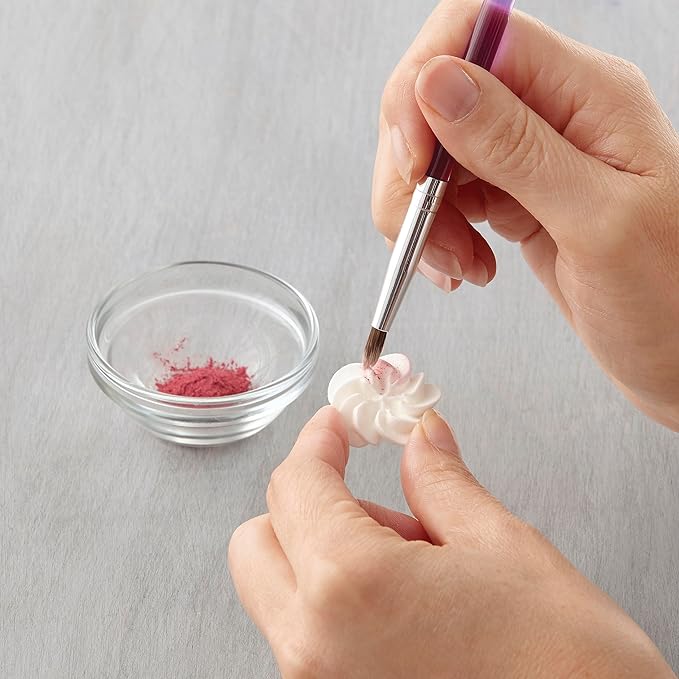 Wilton 2-Piece Dusting Brush Set - Apply Color Accent to Cakes with These two Brushes for Cake Decorating, Soft & Easy-To-Clean Baking Brushes