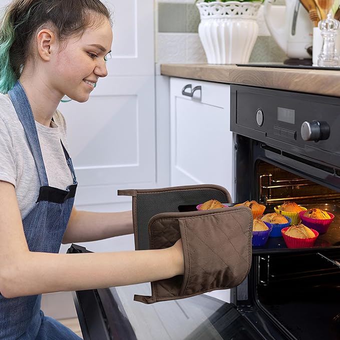 Cotton and Neoprene Oven Pads Pot Holders with Pocket 8"x8.5" Dual-Function Hot Pad Set for Finger Hand Wrist Protection Heat Resistant to 428°F Brown