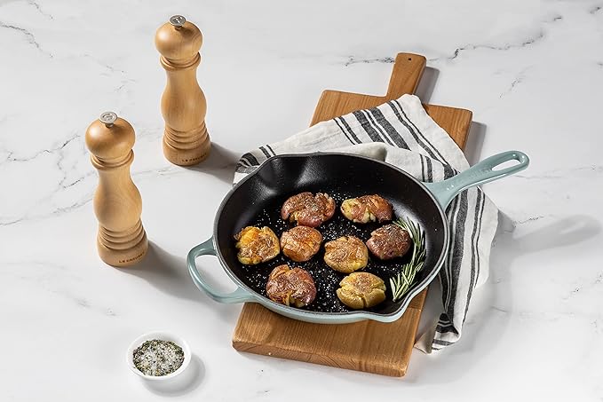 Le Creuset Enameled Cast Iron Signature Iron Handle Skillet, 9", Shallot