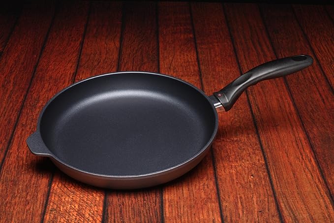 Swiss Diamond 11 Inch Frying Pan Nonstick Diamond Frying Pan, Aluminum Coated Skillet, Dishwasher Safe and Oven Safe Fry Pans, Grey