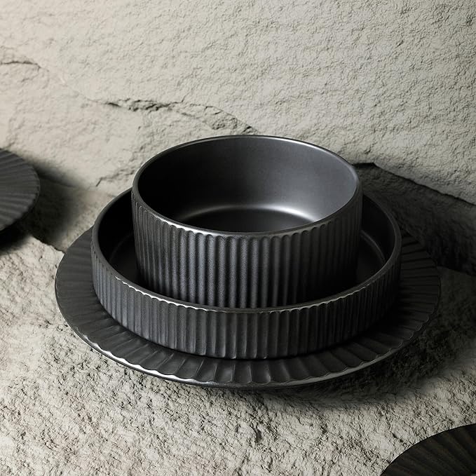 Christian Siriano Lusso 32-Piece Dinnerware Set Stoneware, Black