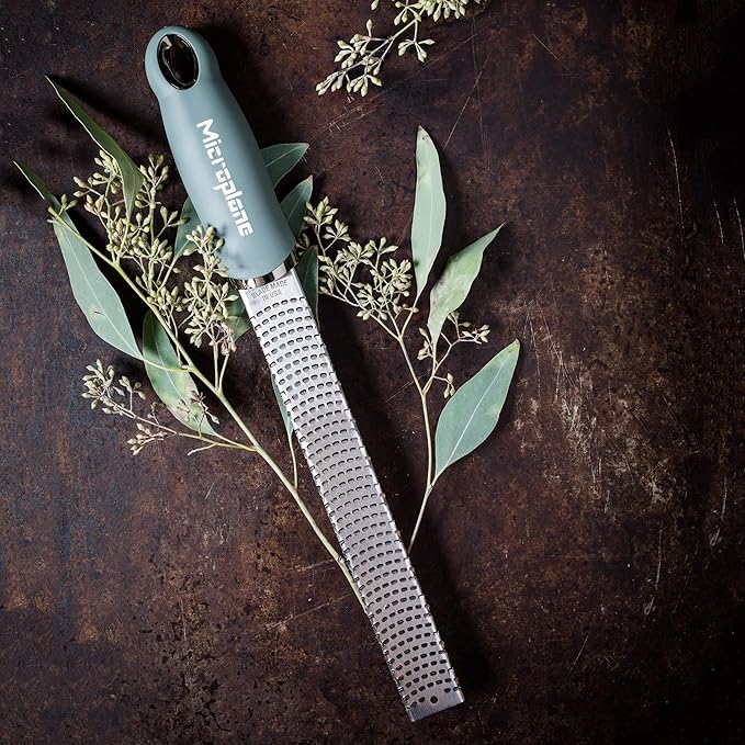 Microplane Premium Classic Zester - Eucalyptus Green | Lemon Zester tool, Hard Cheese & Vegetable Grater | For Citrus, Parmesan Cheese, Garlic, Ginger, Nutmeg | Fine Stainless Steel Blade, Made in USA