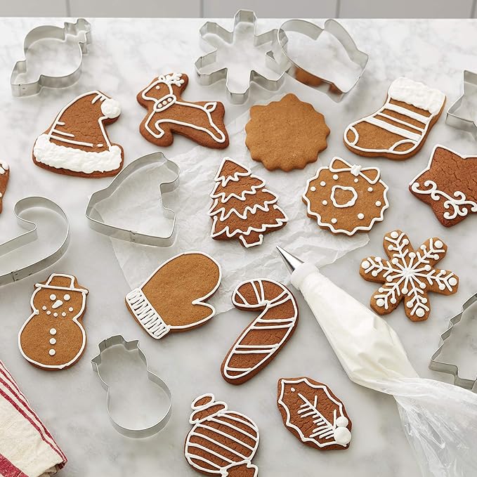 Wilton Christmas Cookie Cutter Set, Holiday Baking & Decorating for Gingerbread & Sugar Cookies, 18 Piece, Metal