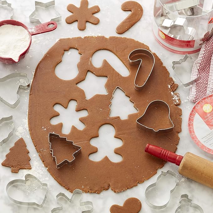 Wilton Christmas Cookie Cutter Set, Holiday Baking & Decorating for Gingerbread & Sugar Cookies, 18 Piece, Metal
