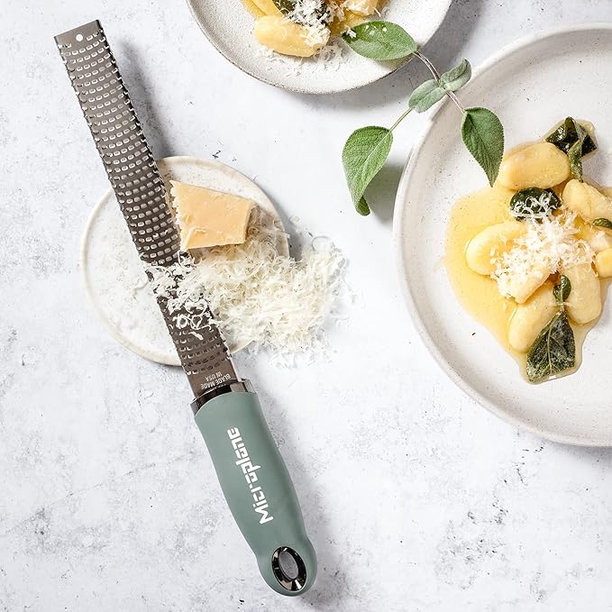Microplane Premium Classic Zester - Eucalyptus Green | Lemon Zester tool, Hard Cheese & Vegetable Grater | For Citrus, Parmesan Cheese, Garlic, Ginger, Nutmeg | Fine Stainless Steel Blade, Made in USA