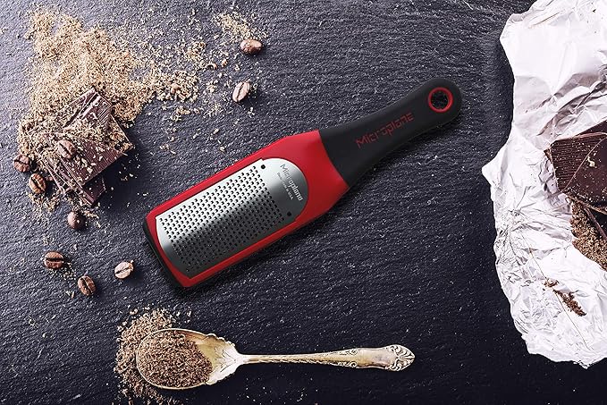 Microplane Artisan Series Cheese Grater and Zester (Fine, Red)